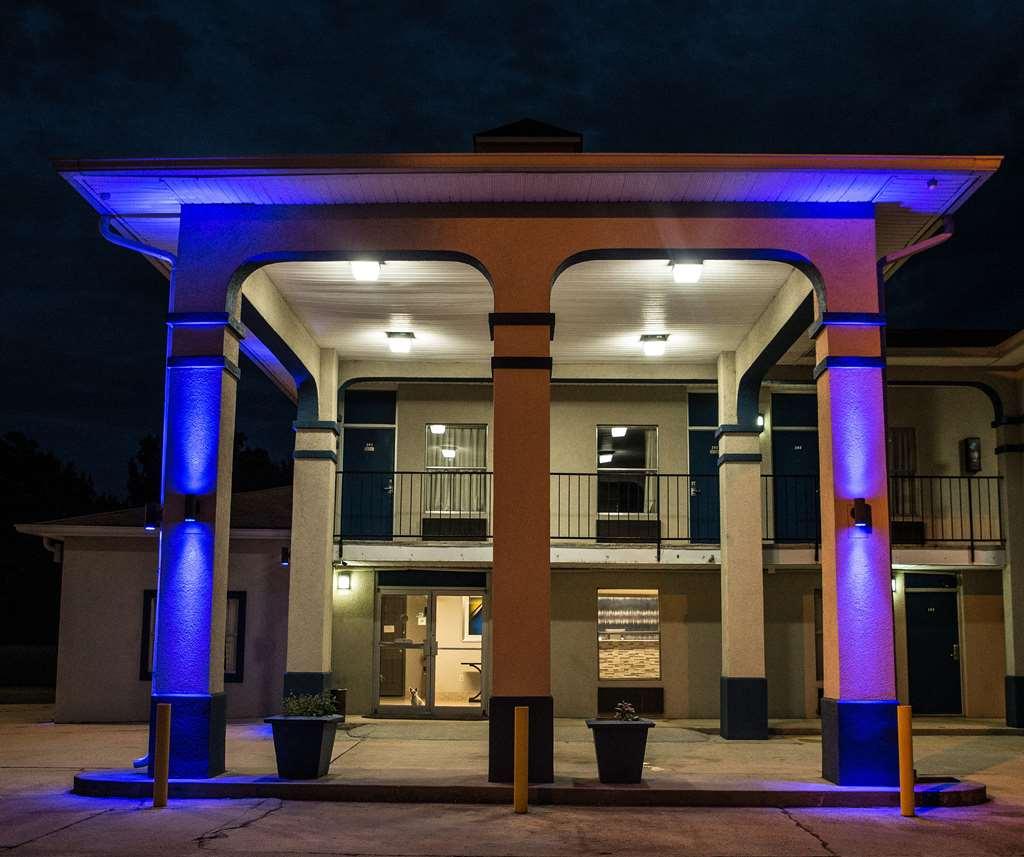 Americas Best Value Inn - Monroeville Exterior photo