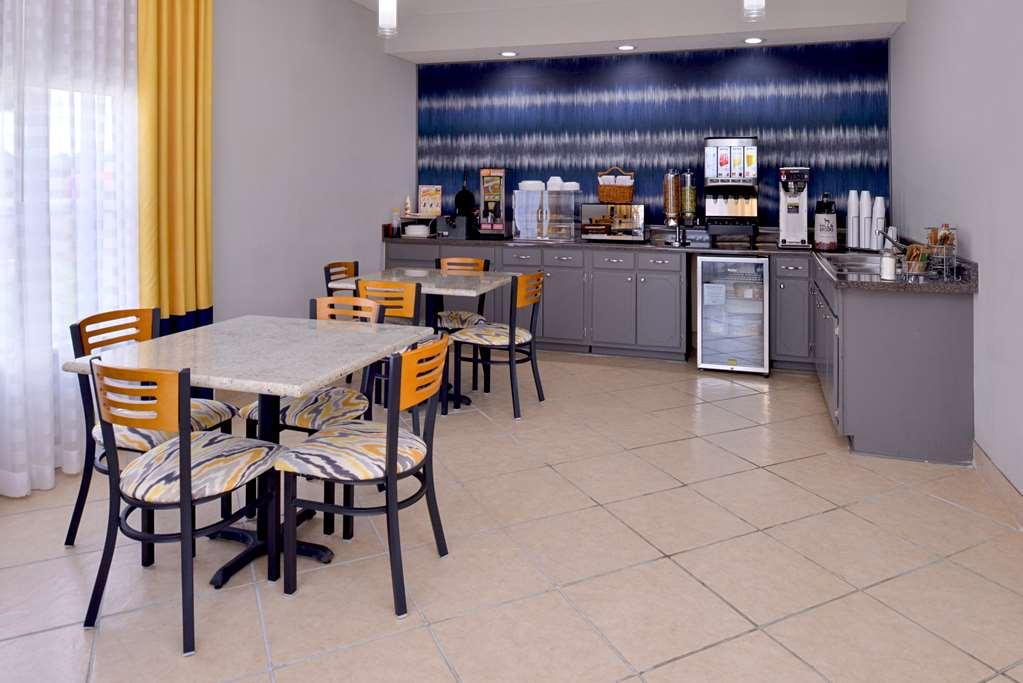 Americas Best Value Inn - Monroeville Exterior photo