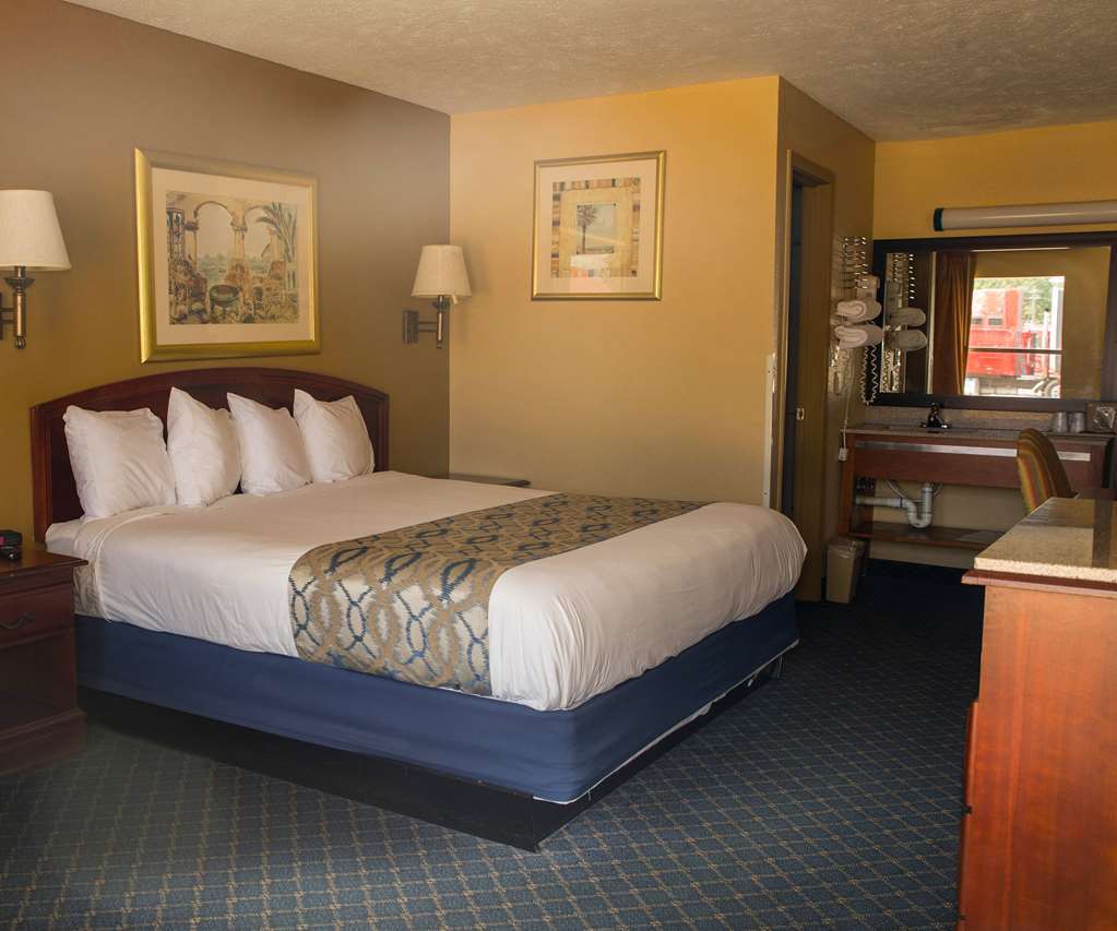 Americas Best Value Inn - Monroeville Room photo